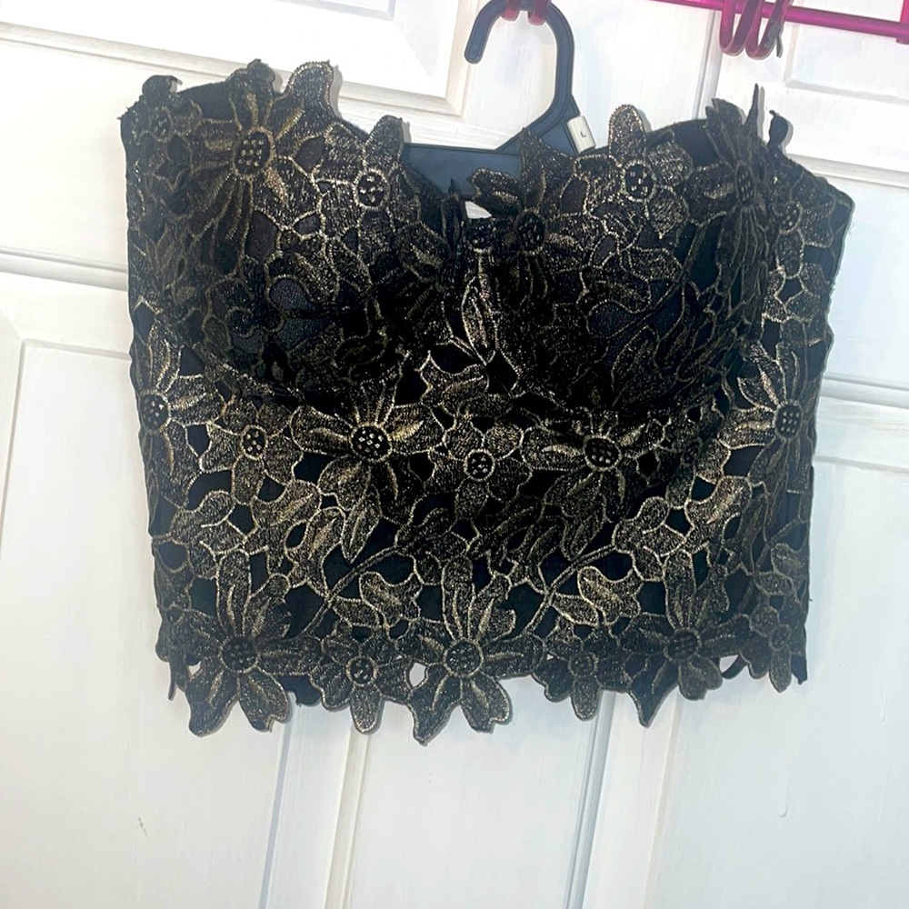 Black and gold floral crop